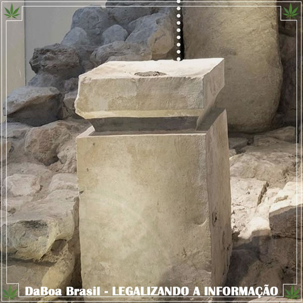 Encontrada evidência de ritual com maconha em templo israelense dos tempos bíblicos